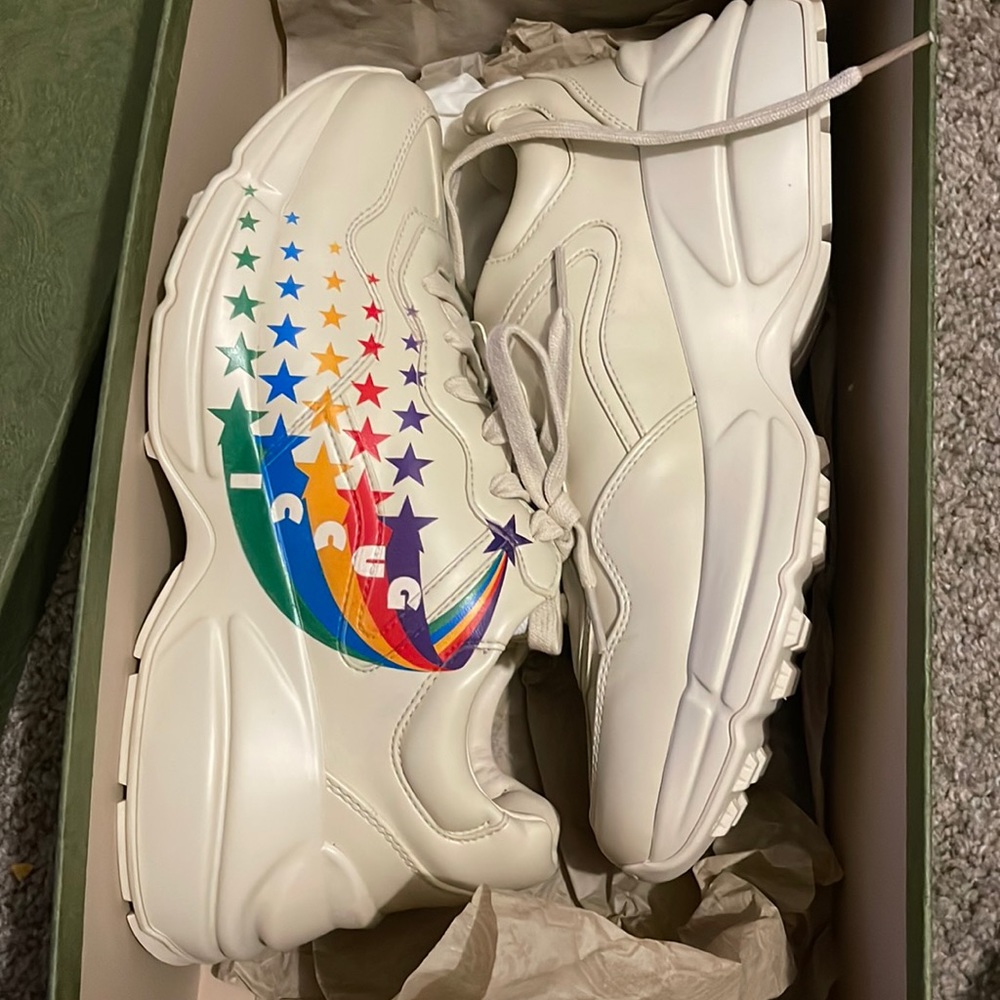 Women Gucci sneaker size 38